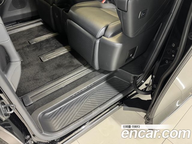 Toyota Alphard 2024 — photo 12
