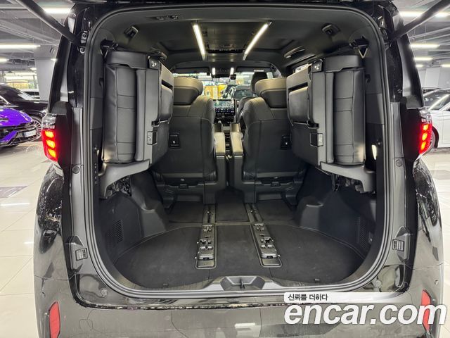 Toyota Alphard 2024 — photo 13