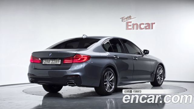 BMW 5-Series 2017 — photo 2