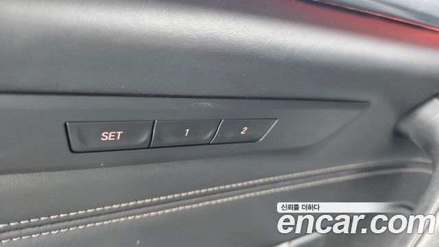 BMW 5-Series 2017 — photo 24