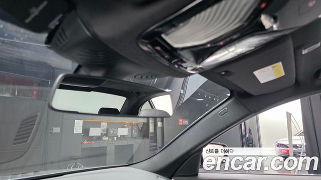 BMW 5-Series 2017 — photo 29