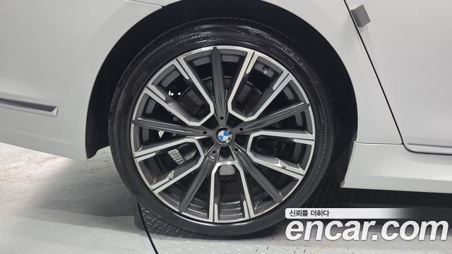 BMW 7-Series 2020 — photo 5