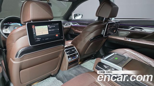 BMW 7-Series 2020 — photo 24