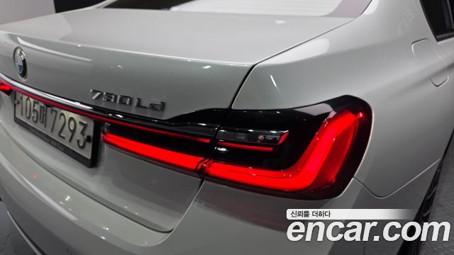 BMW 7-Series 2020 — photo 9