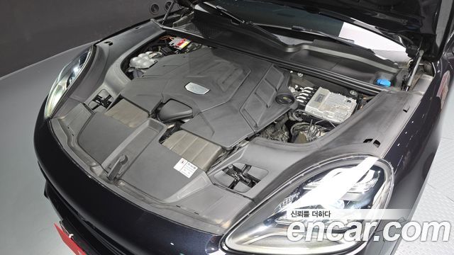 Porsche Cayenne 2020 — photo 6