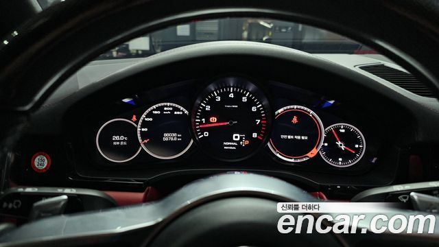 Porsche Cayenne 2020 — photo 11