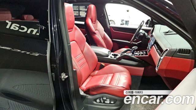 Porsche Cayenne 2020 — photo 18