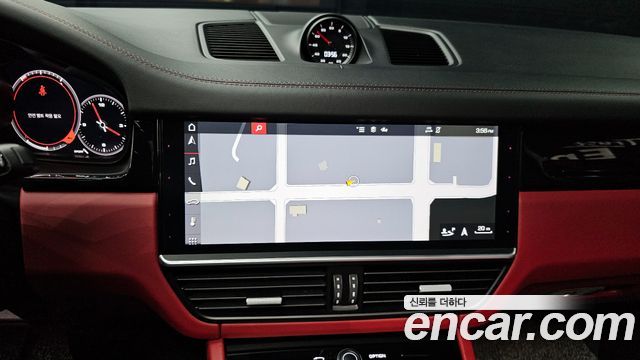 Porsche Cayenne 2020 — photo 22