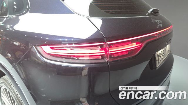 Porsche Cayenne 2020 — photo 9