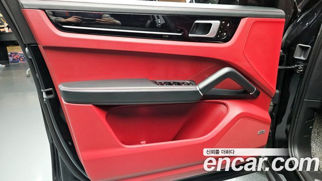 Porsche Cayenne 2020 — photo 14