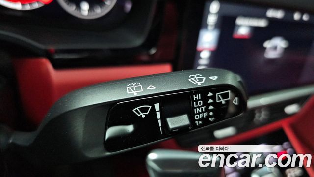 Porsche Cayenne 2020 — photo 29