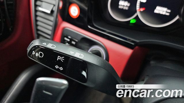 Porsche Cayenne 2020 — photo 30