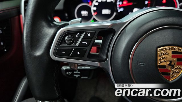 Porsche Cayenne 2020 — photo 32