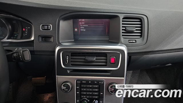Volvo S60 2014 — photo 12