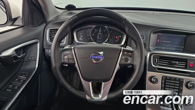 Volvo S60 2014 — photo 13