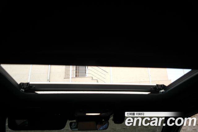 Lexus UX 2025 — photo 14