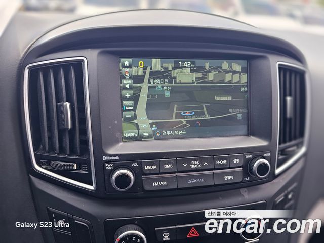 Hyundai Starex 2018 — photo 11