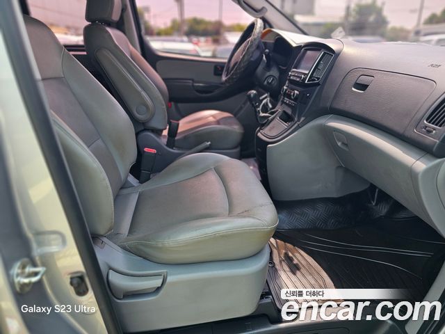Hyundai Starex 2018 — photo 17
