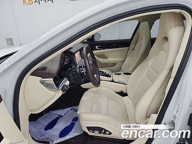 Porsche Panamera 2021 — photo 11