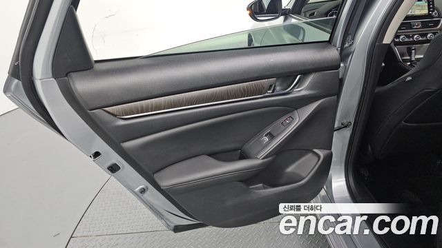 Honda Accord 2019 — photo 15