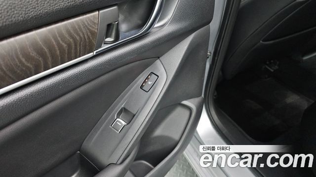 Honda Accord 2019 — photo 28
