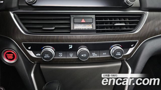 Honda Accord 2019 — photo 30