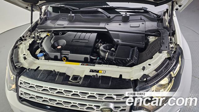 Land Rover Discovery Sport 2017 — photo 6