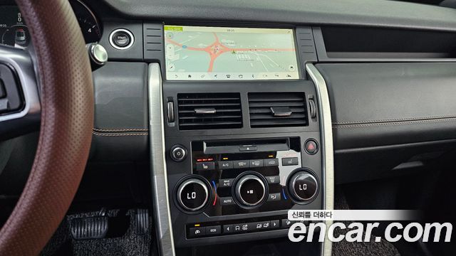 Land Rover Discovery Sport 2017 — photo 14