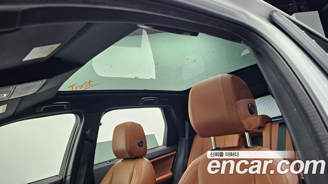 Land Rover Discovery Sport 2017 — photo 19