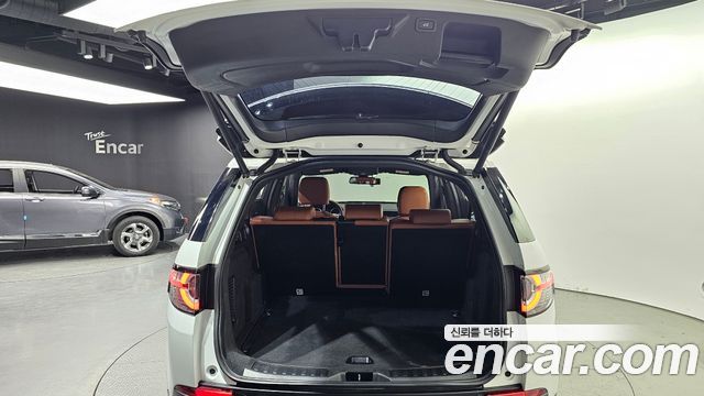 Land Rover Discovery Sport 2017 — photo 20