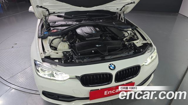 BMW 3-Series 2018 — photo 6