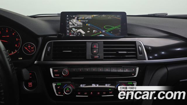 BMW 3-Series 2018 — photo 13