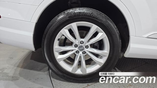 Audi Q7 2019 — photo 5