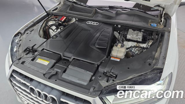 Audi Q7 2019 — photo 6