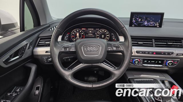 Audi Q7 2019 — photo 13