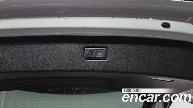 Audi Q7 2019 — photo 20