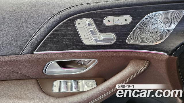 Mercedes-Benz GLS-Class 2023 — photo 34