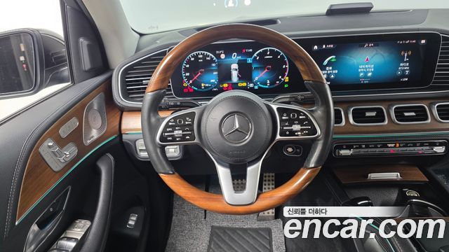 Mercedes-Benz GLS-Class 2020 — photo 12