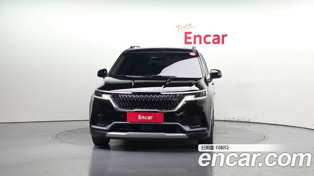 Kia Canival 2023 — photo 3
