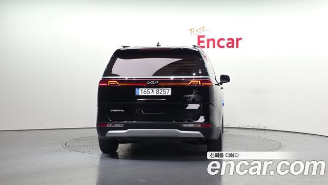 Kia Canival 2023 — photo 4