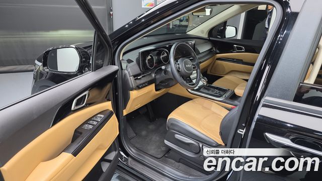 Kia Canival 2023 — photo 10