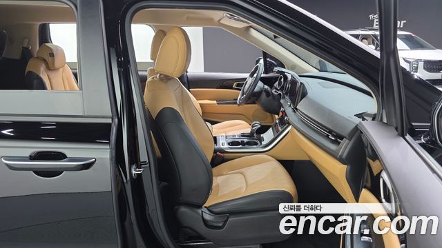 Kia Canival 2023 — photo 12