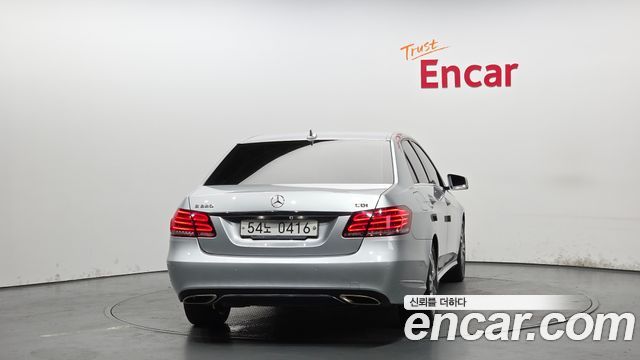 Mercedes-Benz E-Class 2014 — photo 4