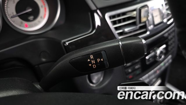 Mercedes-Benz E-Class 2014 — photo 9