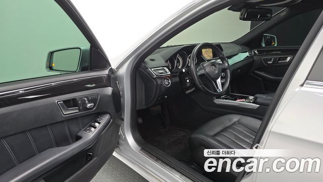 Mercedes-Benz E-Class 2014 — photo 10
