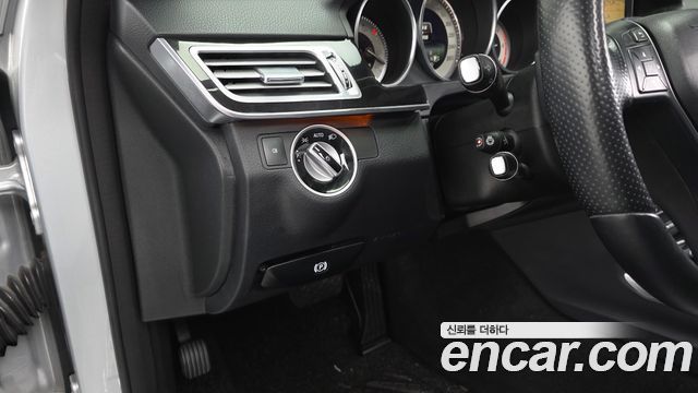 Mercedes-Benz E-Class 2014 — photo 13