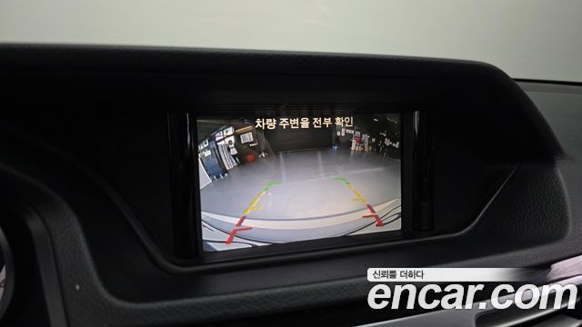 Mercedes-Benz E-Class 2014 — photo 16