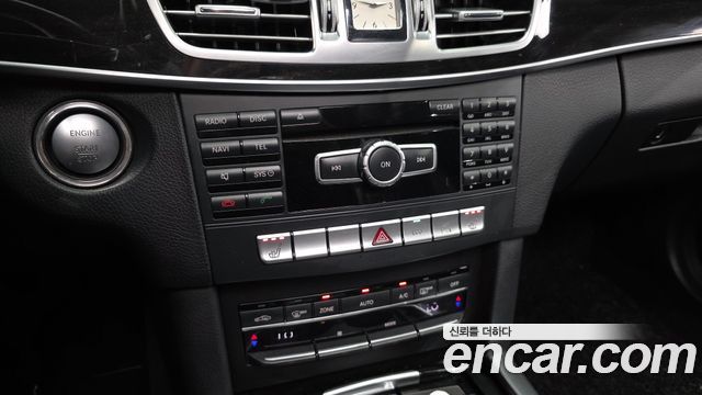 Mercedes-Benz E-Class 2014 — photo 17