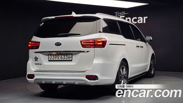 Kia Canival 2019 — photo 2