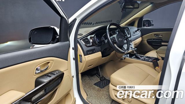 Kia Canival 2019 — photo 13